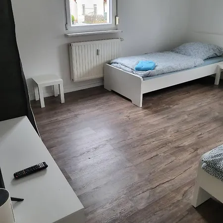 아파트 Monteurwohnung Mit Parkplatz - *