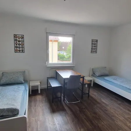 Monteurwohnung Mit Parkplatz - *