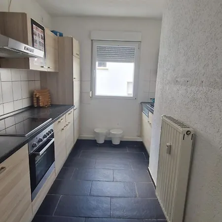 Monteurwohnung Mit Parkplatz - *